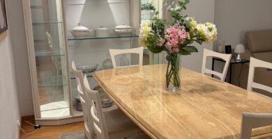Lacado de Salón en Barcelona, Antes y Después Después del lacado: resultado de la renovación de los muebles del salón realizada por Lacados Barcelona.